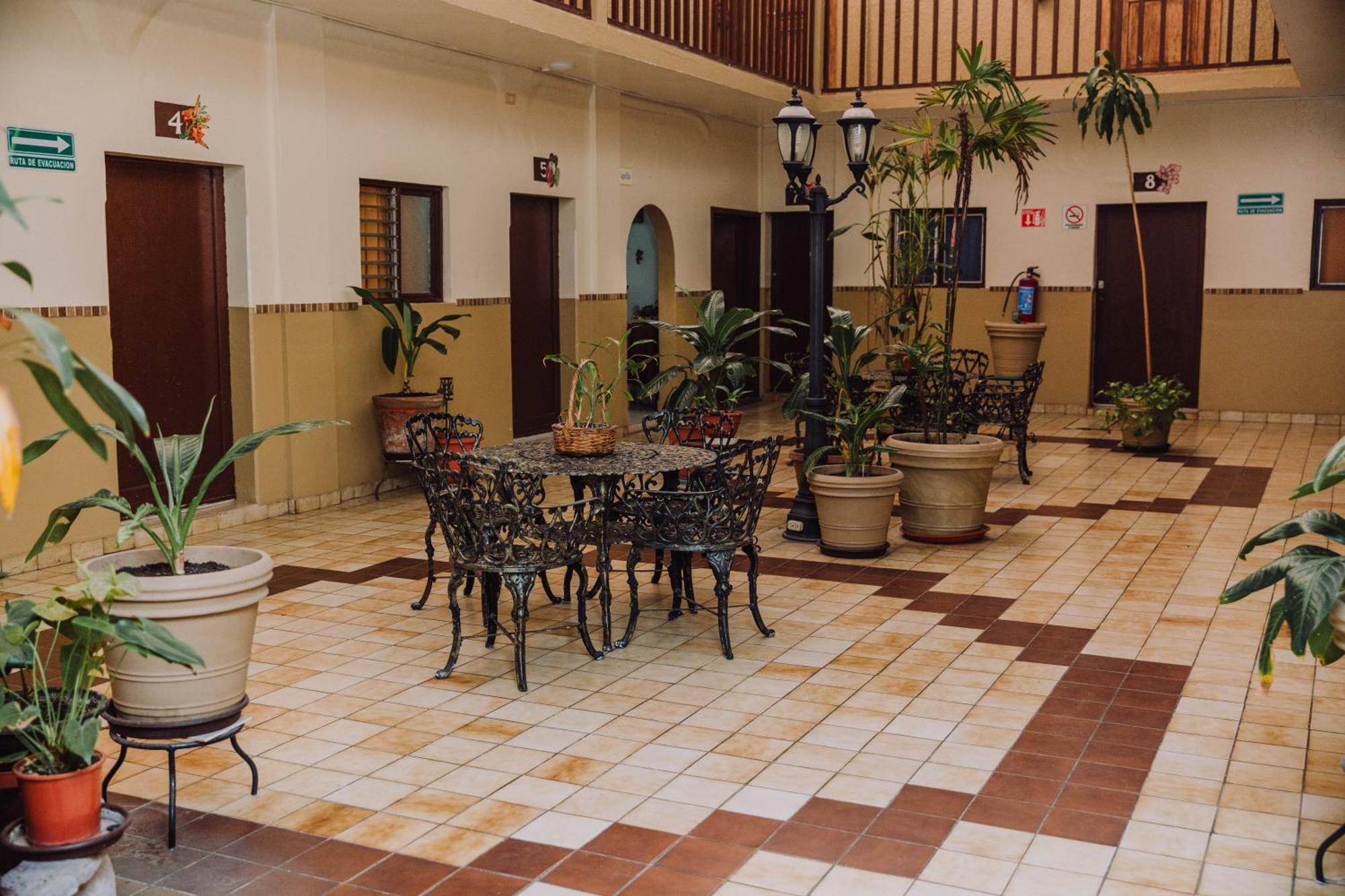 Hotel Cervantino Tapachula Exterior foto